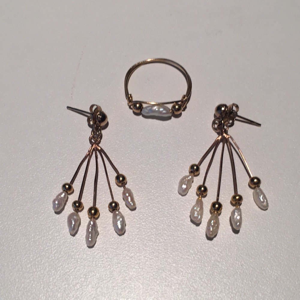 Pearls! Earrings, Bracelet & Ring Set